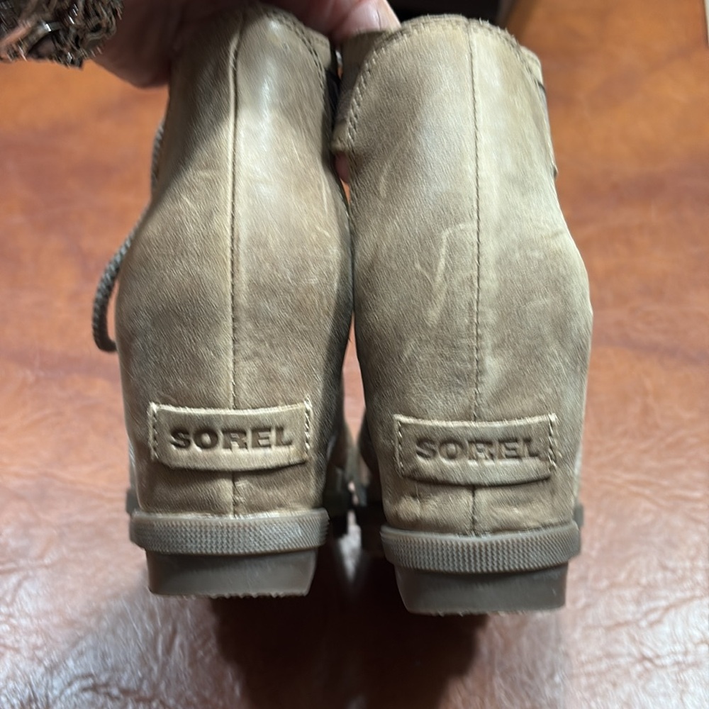 Sorel Sandals 8 got at Nordstrom Rack never wore them - Picture 4 of 4